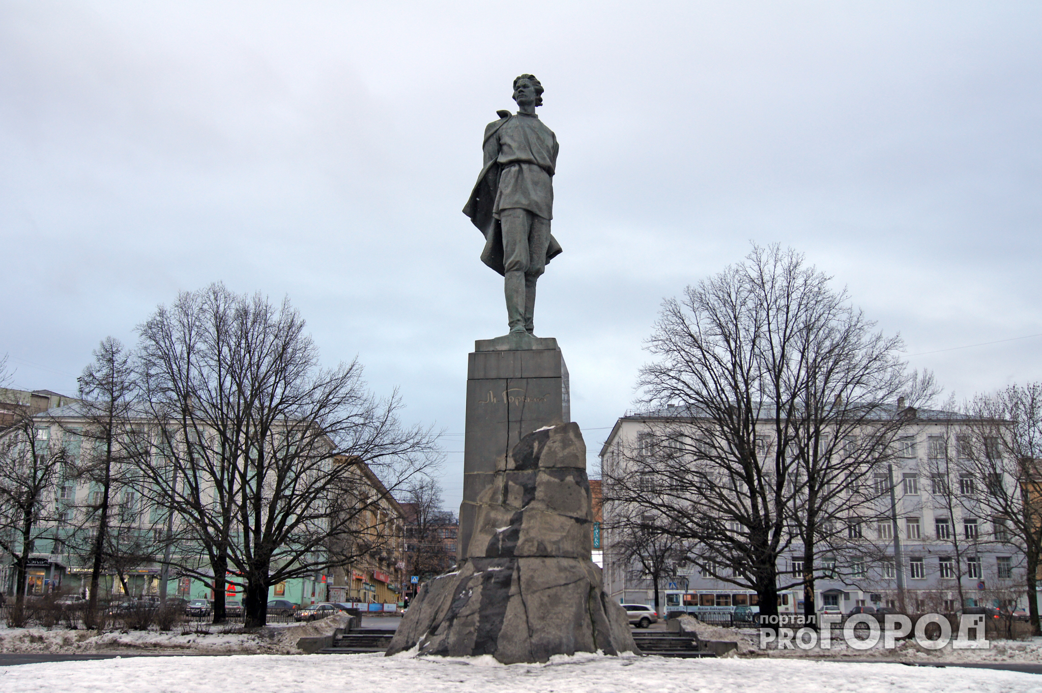 Конкурс по реставрации памятника Горькому признан несостоявшимся