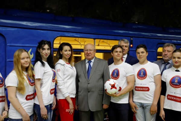В  нижегородском метро запустили поезд с символикой ЧМ-2018