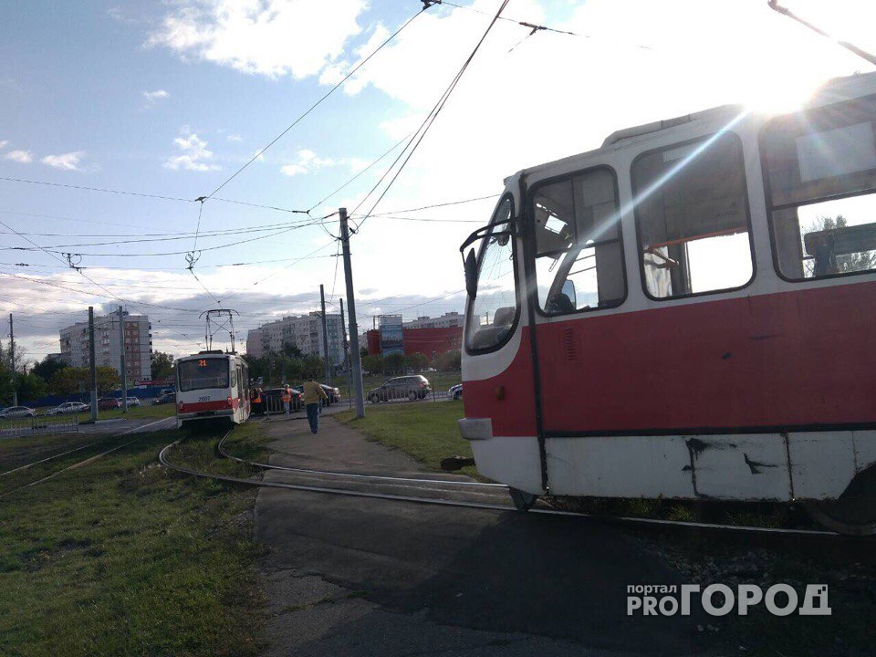 В Нижнем из-за ДТП трамваи не могут следовать по своему маршруту (ФОТО)