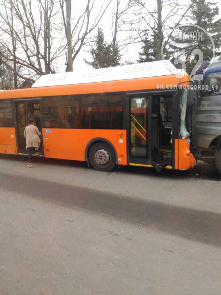 ДТП на улице Циолковского 18 апреля. Умер водитель автобуса. У него оторвался тромб.
