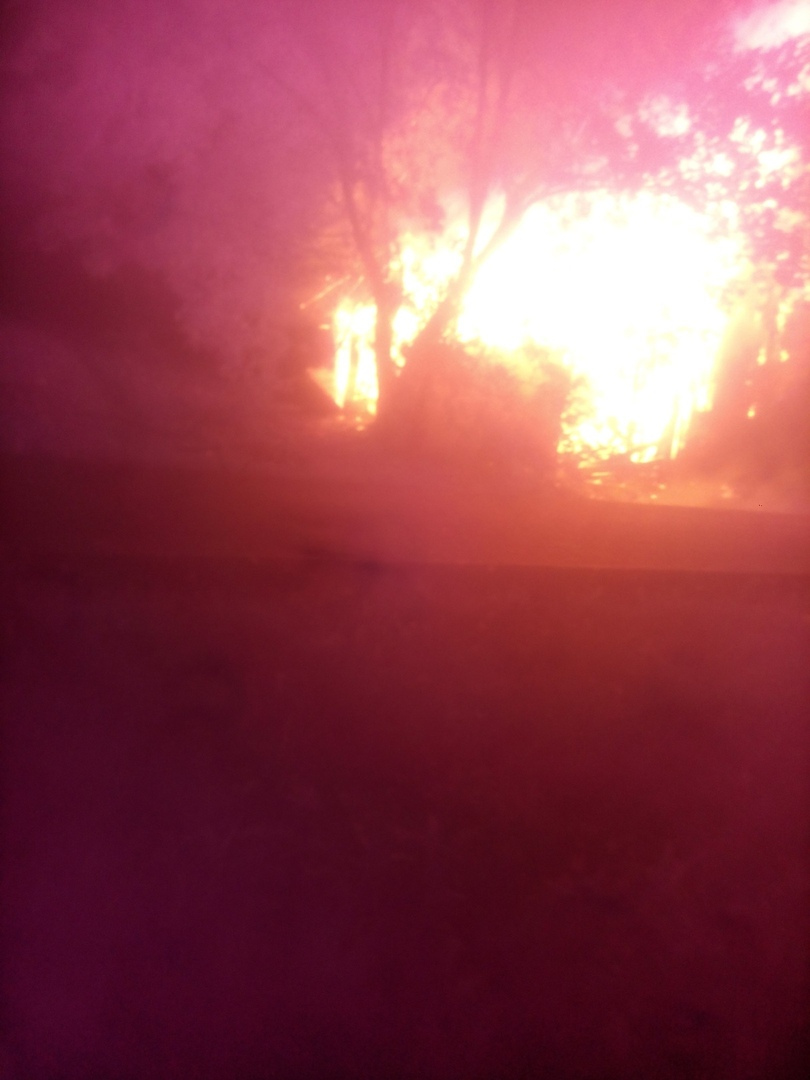 пожар на улице героя Самочкина, сгорел нежилой деревянный дом ночью 13 июня