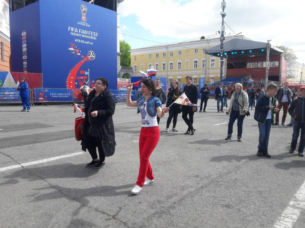 фан-зона на площади Минина Нижний Новгород 14 июня