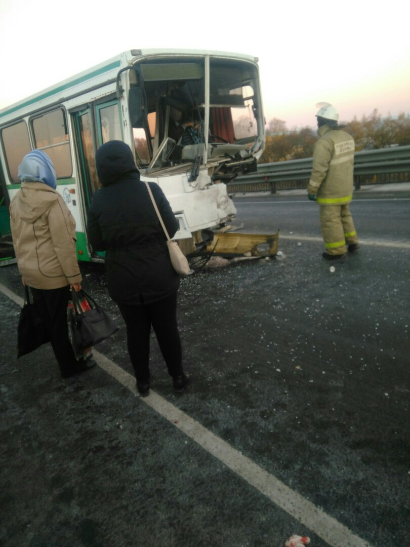 авария в Богородском районе 22 октября. Столкнулись рейсовый автобус Лиаз и автомобиль Киа.