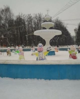 парад снеговиков в Автозаводском парке