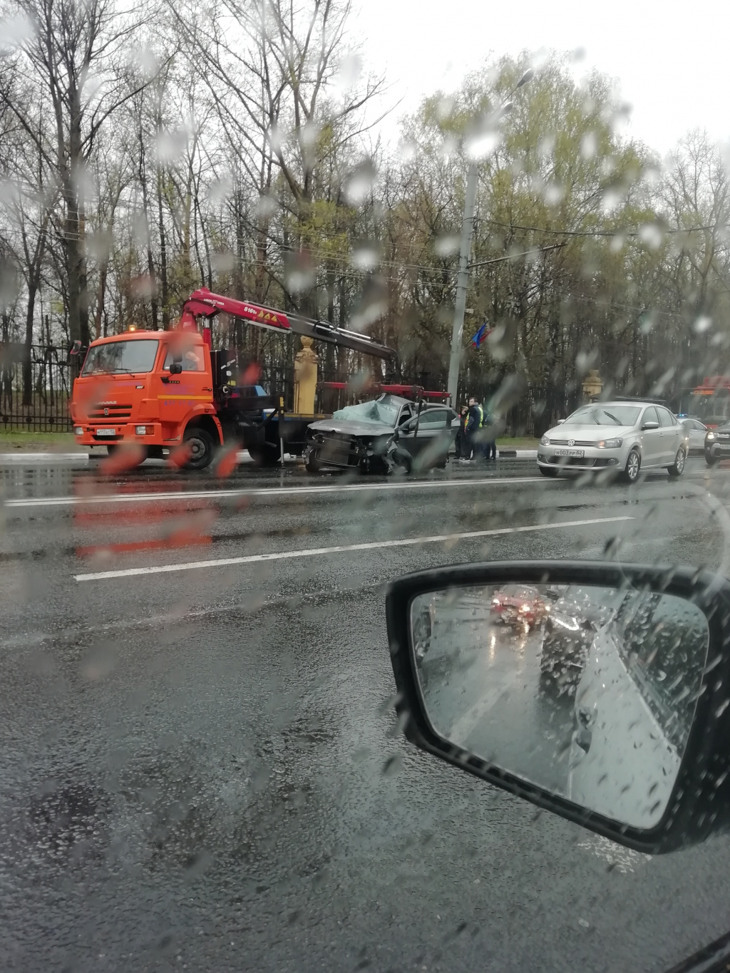 авария на проспекте Гагарина в Нижнем Новгороде 2 мая. Пежо врезался в автобус