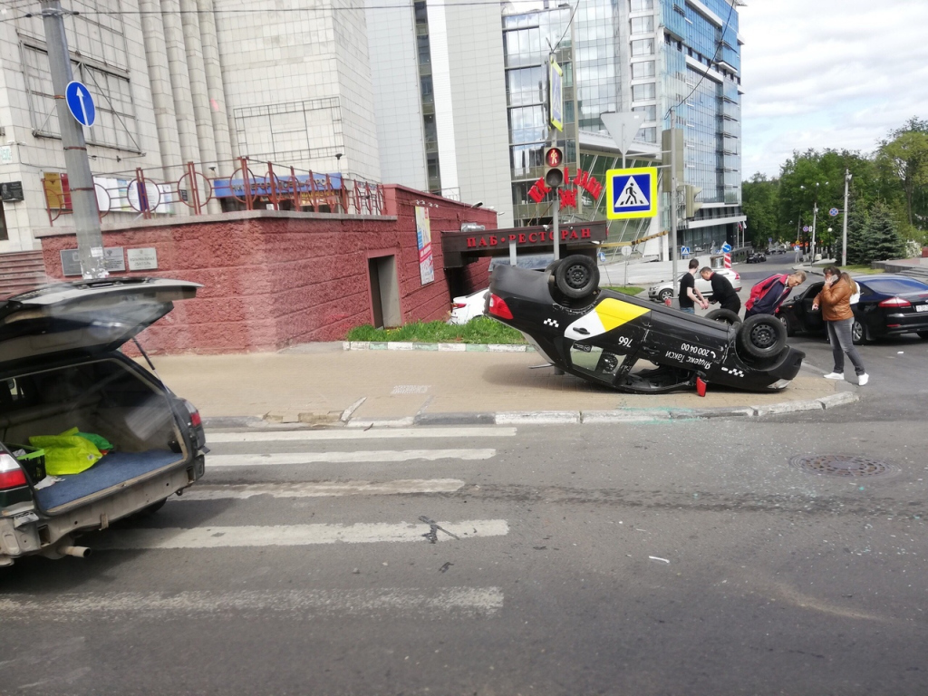 авария на улице Горького в Нижнем Новгороде 19 мая