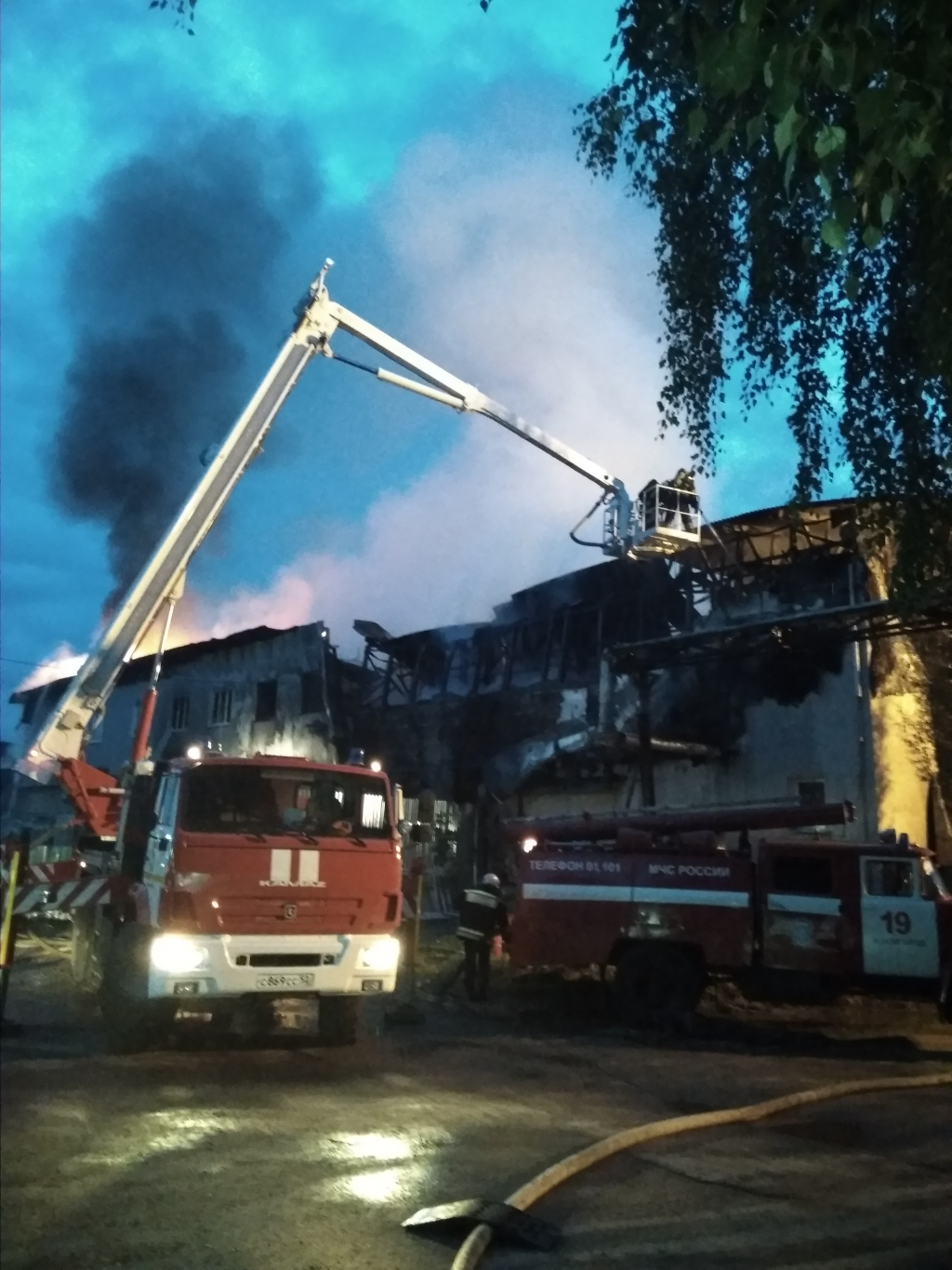 пожар на улице Чаадаева в Московском районе ночью 11 июля