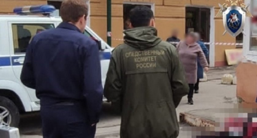 В Нижнем Новгороде раненый мужчина убежал от преследователя на улицу и там умер