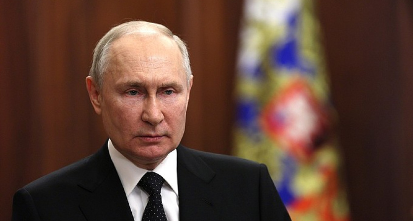 Путин подписал закон о военной службе: служить по контракту теперь могут судимые 