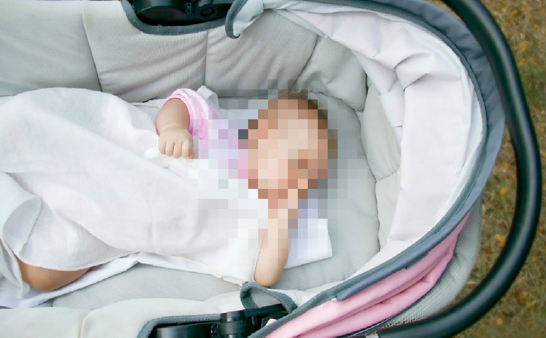 Двухмесячная девочка погибла, выпав из коляски в Нижегородской области
