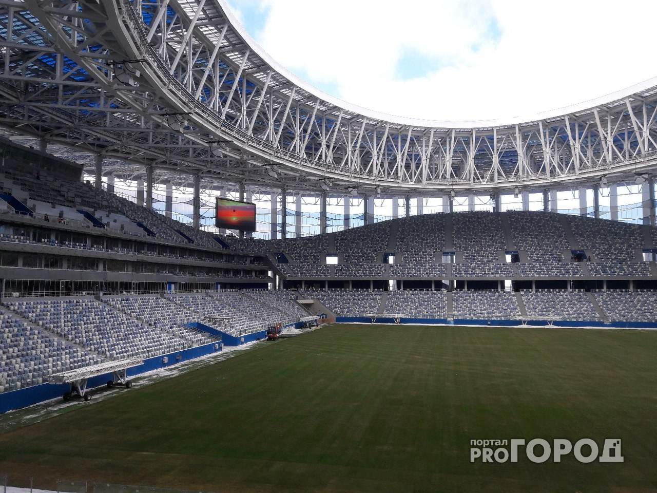 Спортивные чиновники "за еду" будут достраивать стадион "Нижний Новгород"