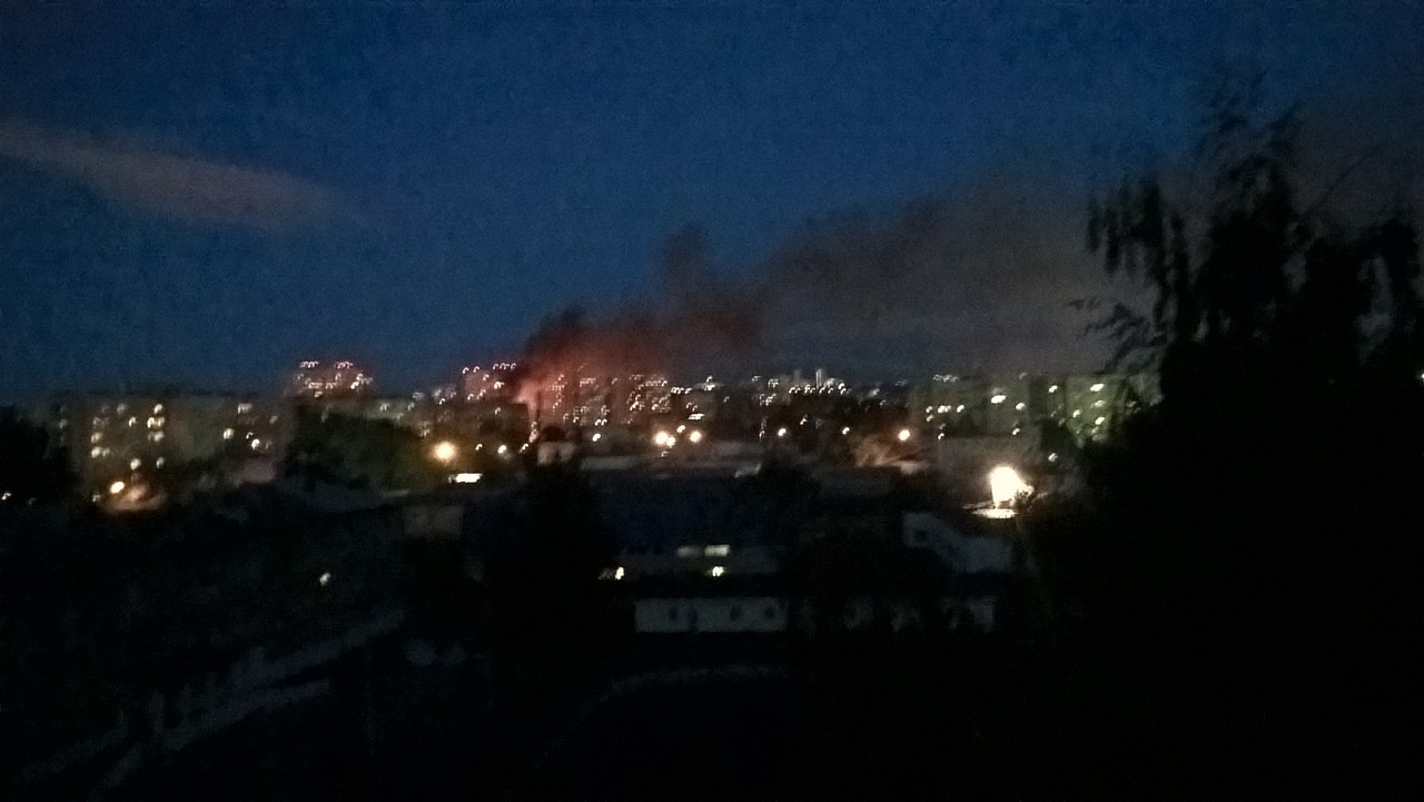 Частный дом сгорел вечером в Московском районе (ВИДЕО)