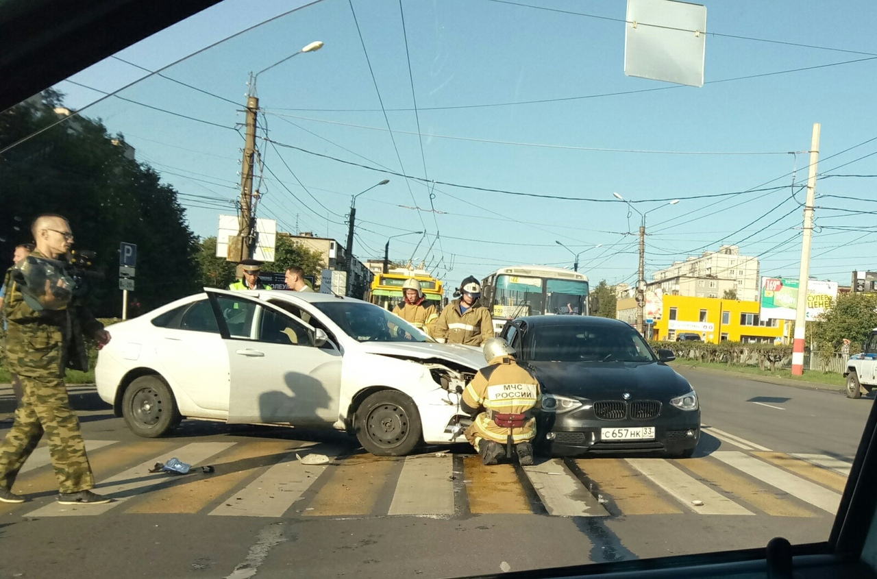Пьяный водитель BMW устроил массовую аварию в Дзержинске (ФОТО)