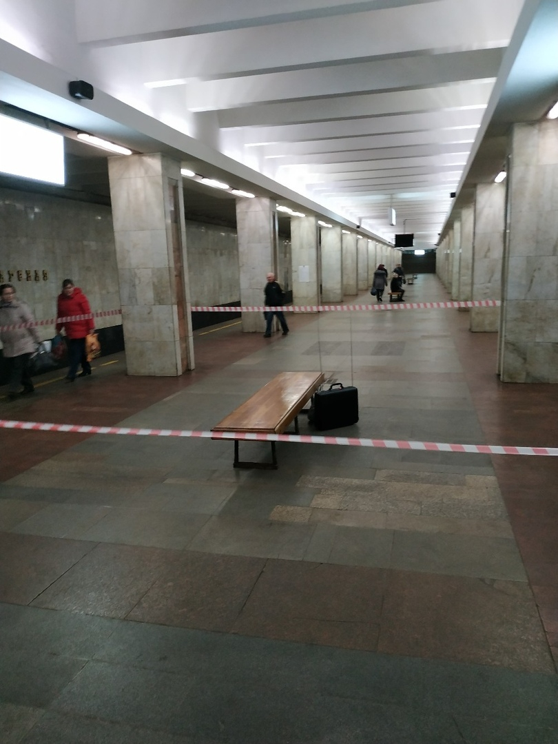 Станцию метро «Пролетарская» оцепили из-за подозрительной сумки