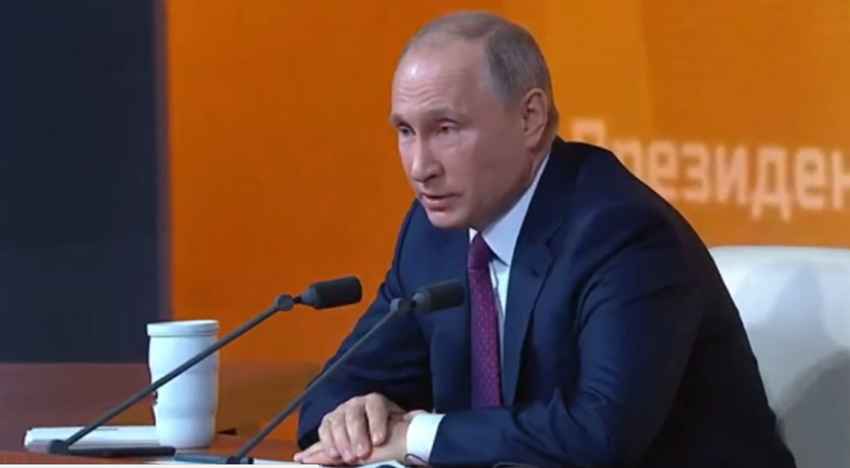 Владимир Путин ввел ограничения по потребительским кредитам