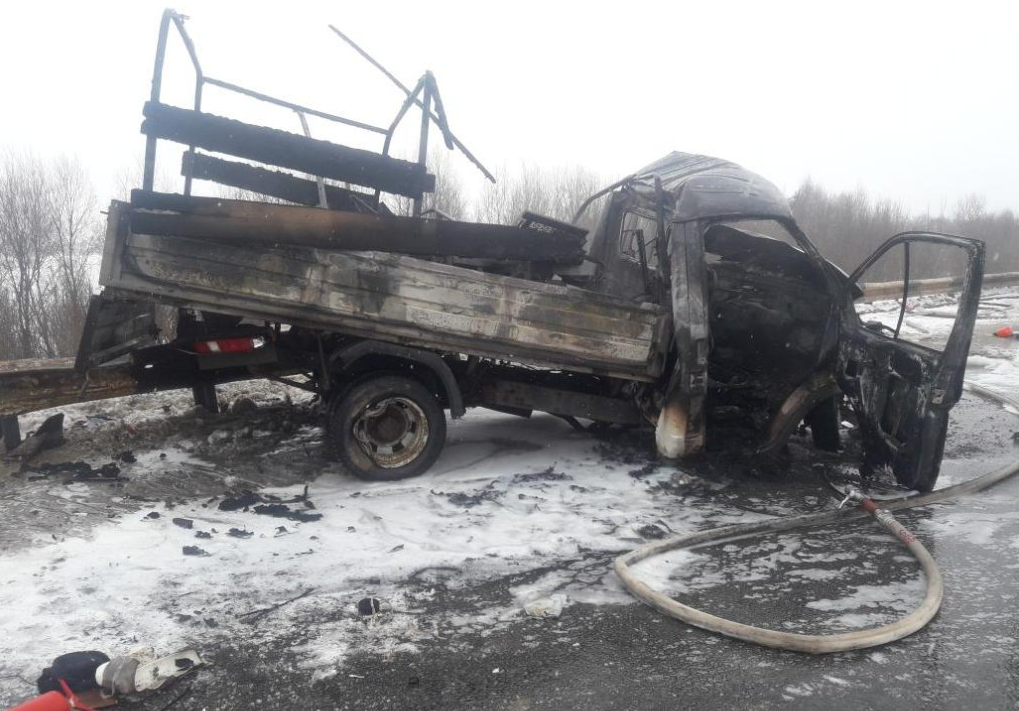 Мужчина заживо сгорел в машине в результате ДТП в Уренском районе 12 марта