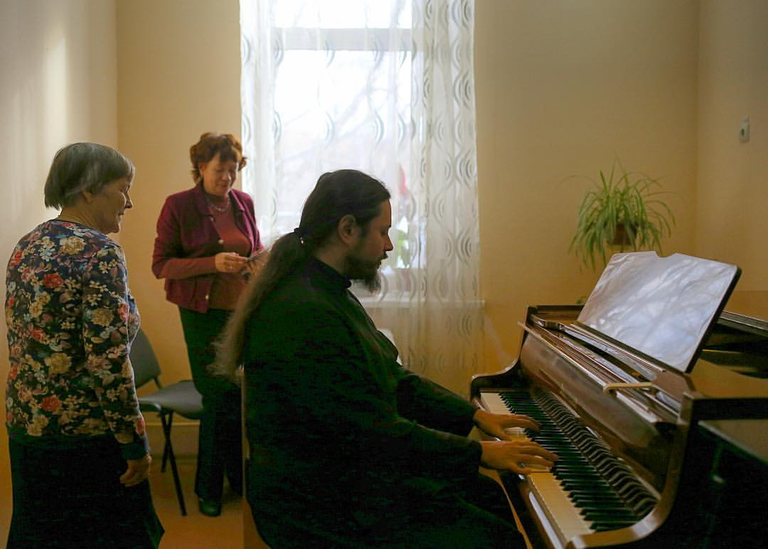 Иеромонах Фотий навестил своего преподавателя музыки в Нижнем Новгороде