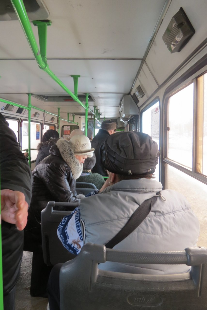 Пенсионерка сломала ребро в рейсовом автобусе в Сарове