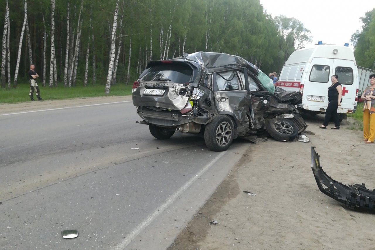 Водитель «Форда» устроил тройное ДТП в Нижегородской области: есть погибший и пострадавшие (ФОТО, ВИДЕО)