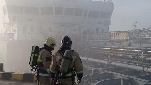 Три человека погибли при взрыве нижегородского танкера в Махачкале (ФОТО)