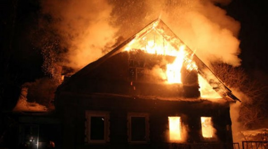 Пожилая женщина сгорела при пожаре в собственном доме в Нижегородской области