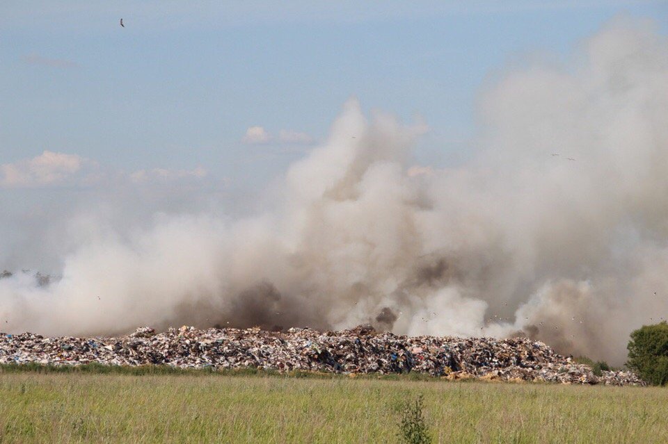 Нижегородскую компанию оштрафовали за пожар на мусорном полигоне в Сергачском районе