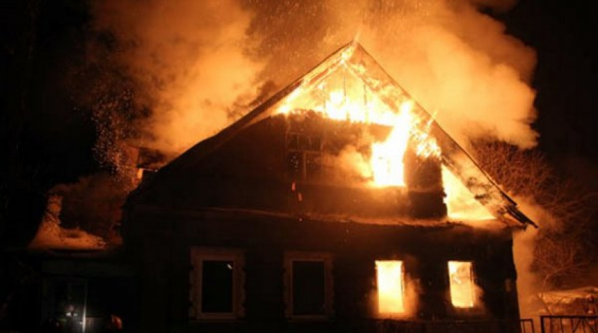 Мужчина погиб в пожаре собственного дома в Нижегородской области