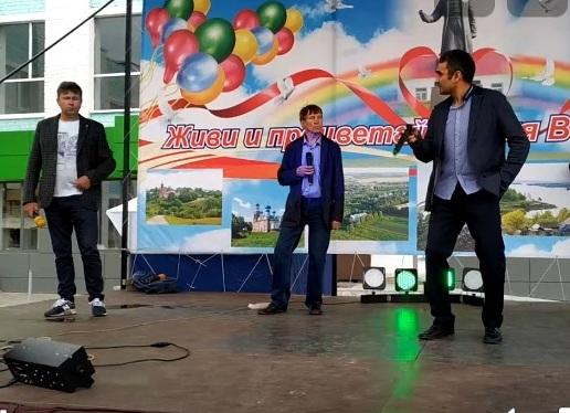Нетрезвые и безголосые артисты выступили на Дне Воротынского района (ВИДЕО)