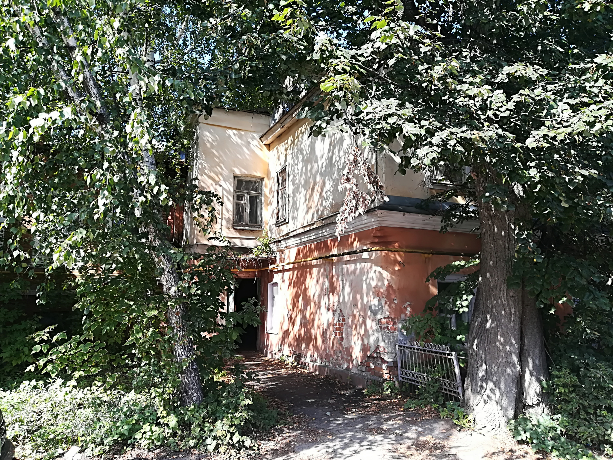 Все против народа: Ветхие дома предложили ремонтировать за счет россиян
