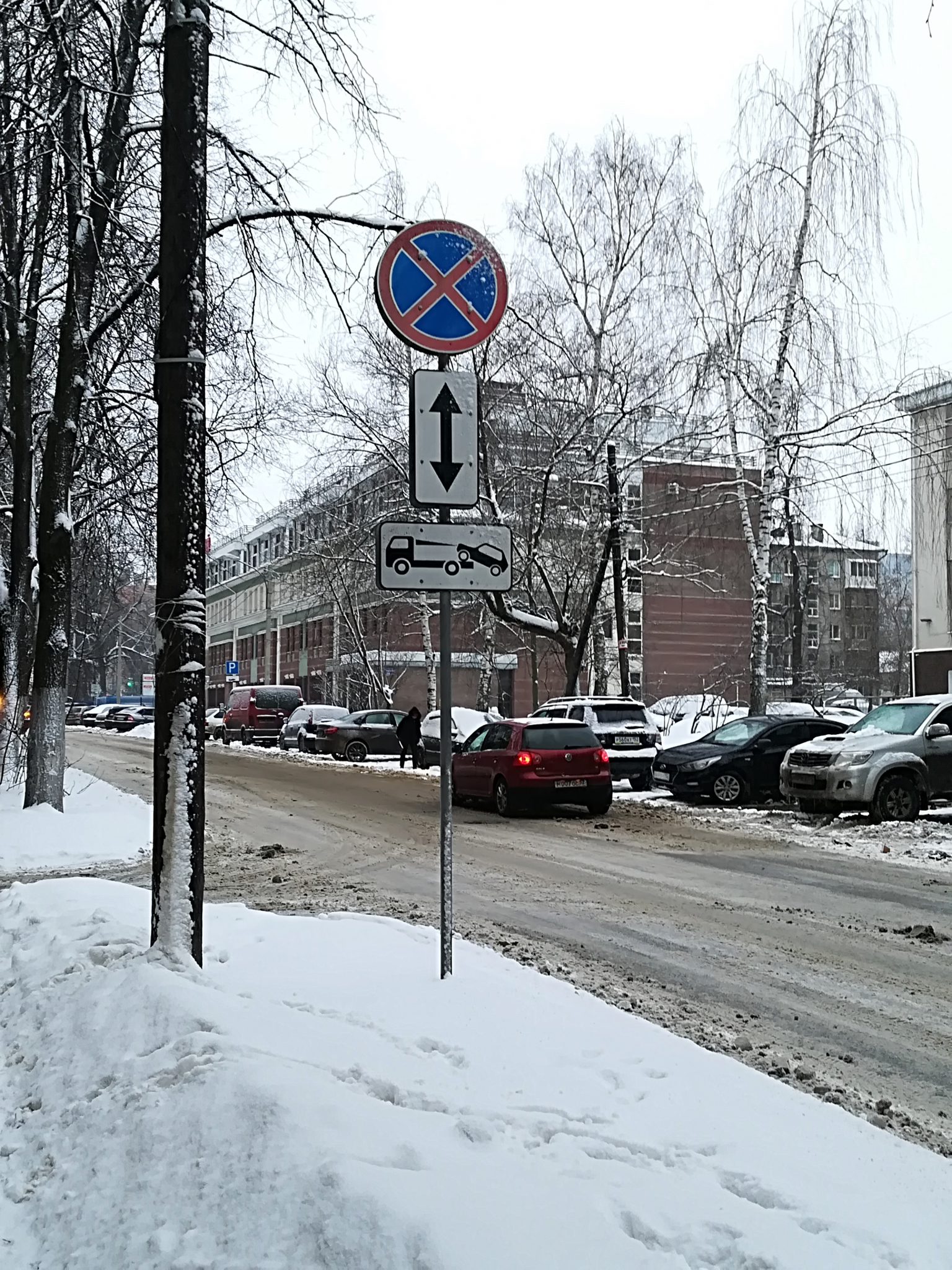 На улице Клеверной Нижнего Новгорода временно ограничили движение транспорта