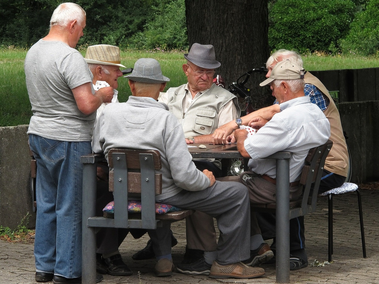 Пенсионеров, получающих выплаты на карту, ждут очередные изменения