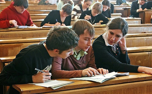 Российские вузы могут отложить начало учебного года на два месяца