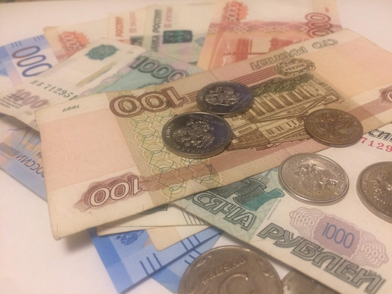 В России вернулись к идее о введении «налога для богатых»: сколько они будут платить