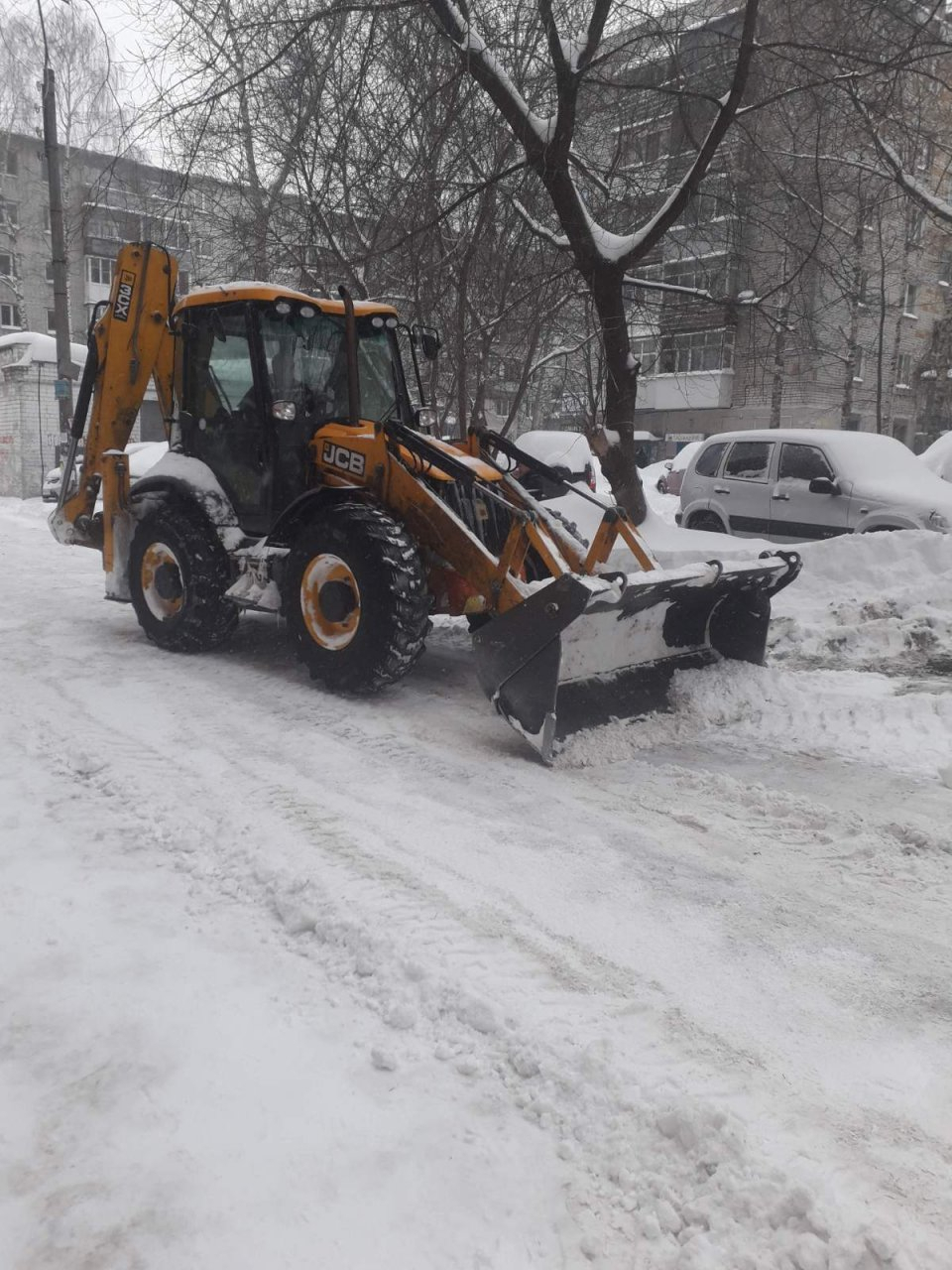 ДУКи пяти районов Нижнего Новгорода продолжают усиленную очистку дворов от снега