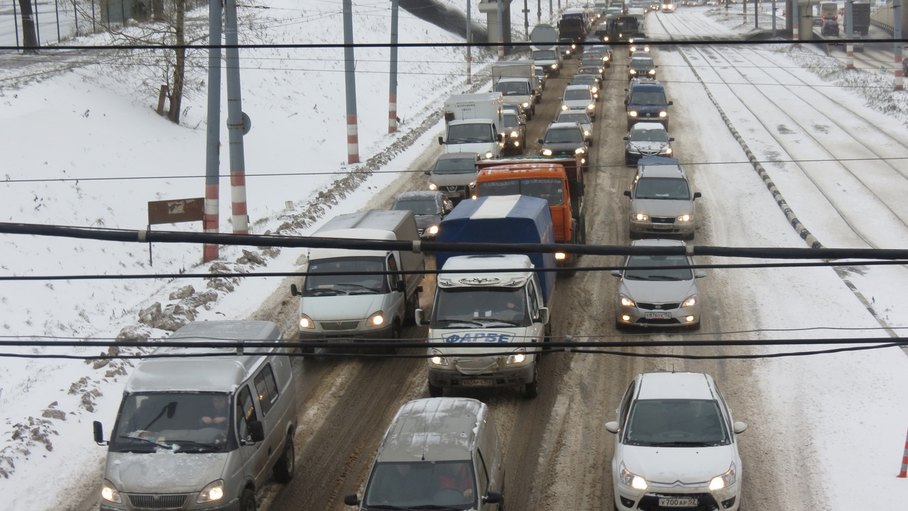 Пробки 9 баллов образовались на дорогах Нижнего Новгорода утром 25 февраля