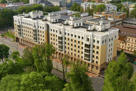 Квартира с собственным участком на крыше и лифтом продается в Нижнем Новгороде за 75 млн рублей