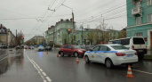 ВАЗ и иномарка столкнулись в Дзержинске: несколько человек попали в больницу