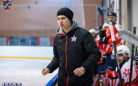 Получилось «завести» ему сердце: нижегородец Иван Орлов спас жизнь хоккеисту прямо на льду (ВИДЕО)