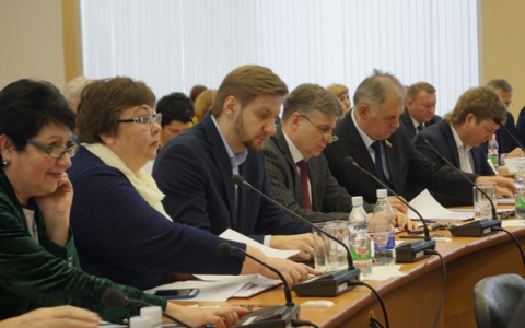 Новая структура - новая жизнь: депутаты утвердили кадровые перестановки во власти Дзержинска