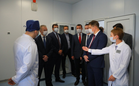 Михаил Мурашко посетил новый инфекционный корпус 23 больницы