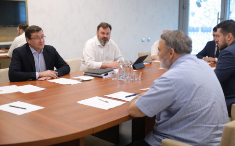 Глеб Никитин и Игорь Артемьев провели совещание по развитию регби в регионе