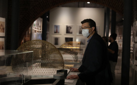 Глеб Никитин посетил выставку «Шухов. Формула архитектуры»