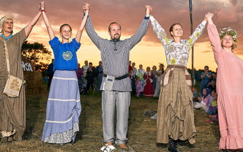 Нижегородка шьет русскую народную одежду для повседневной жизни